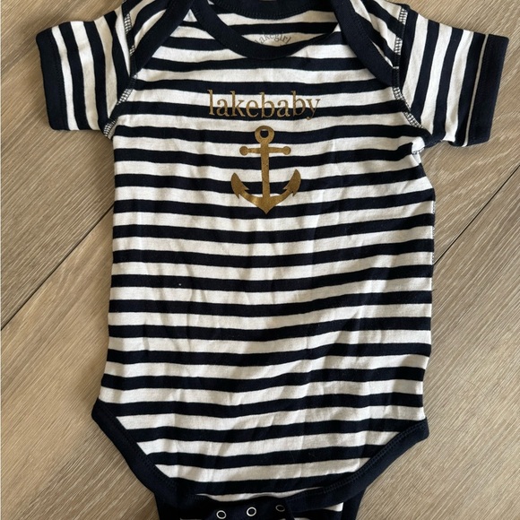 Lakegirl Brand Onesie - Picture 1 of 3
